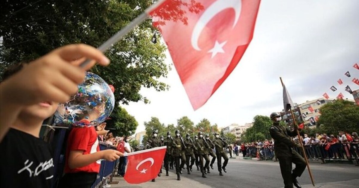 Siyasilerden 30 Ağustos mesajları