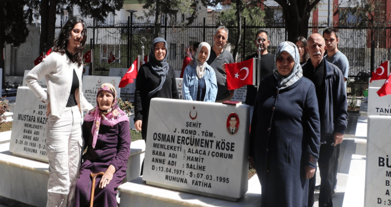 Başkentte bayram arifesinde şehitliklerde ziyaretçi yoğunluğu